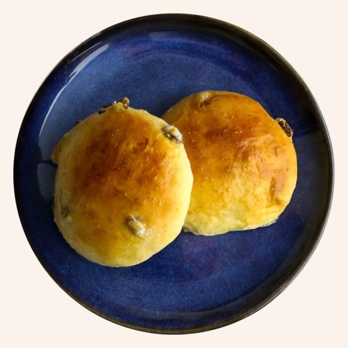 Krentenbollen lactosevrij Lactosevrije krentenbollen